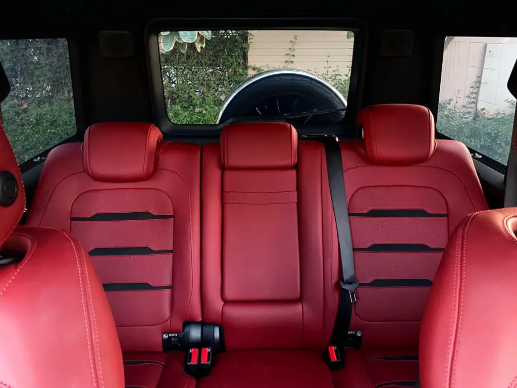 Mercedes G63 Black (3).webp